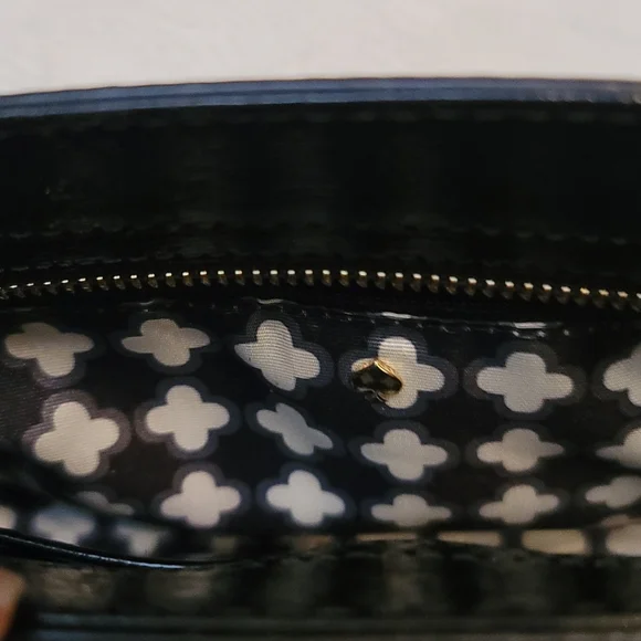 Kate Spade bag crossbody black patent leather gold trim and chain - Picture 7 of 9